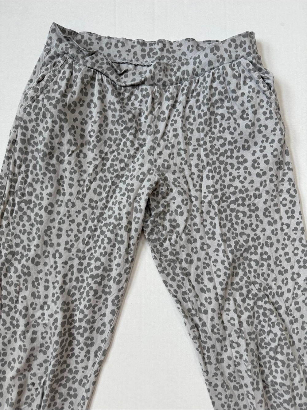 Gap Body Pajama Jogger Animal Print Gray size Medium - Picture 2 of 9